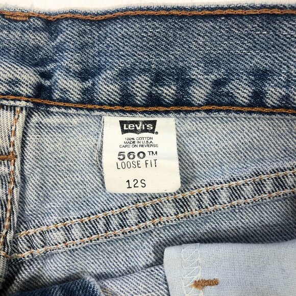Levi's 560 Vintage Women's Cutoff Denim Shorts Distressed and Frayed Hem Size 12 - Picture 9 of 16